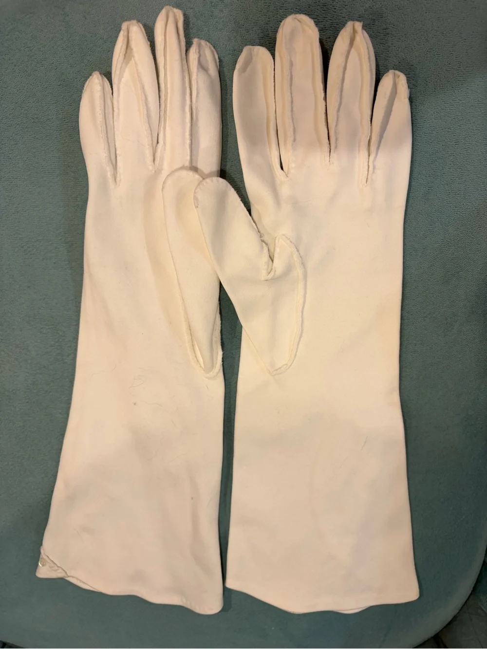 Classic Women's Cream/White Dress Gloves with Decorative Buttons